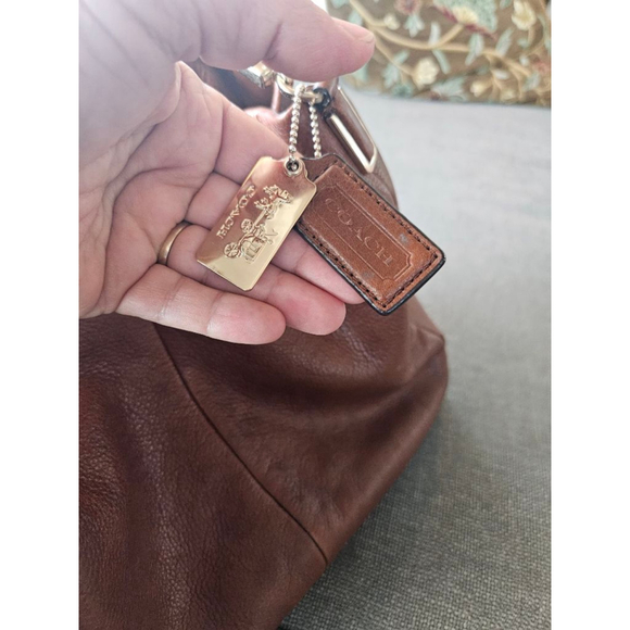 Coach Madison Phoebe shoulder bag. Style 26224 - Picture 4 of 12